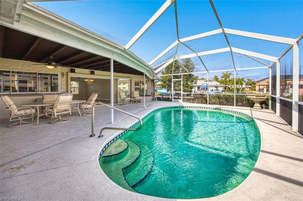 TOWN AND RIVER - Residential