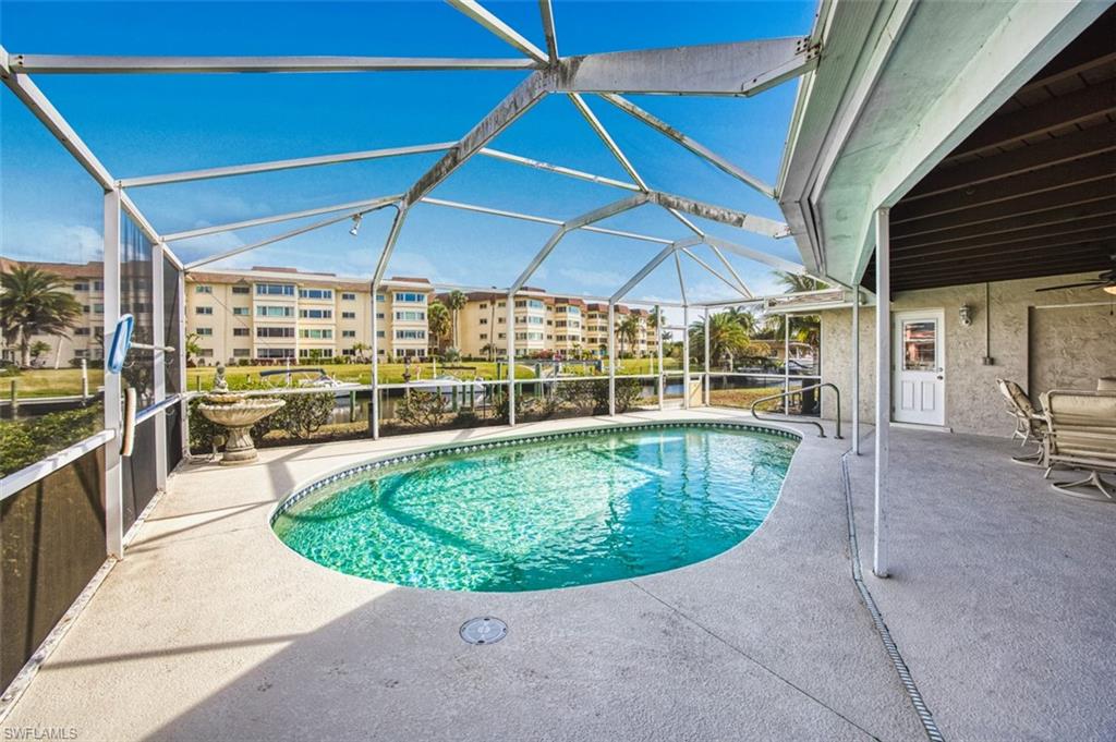 TOWN AND RIVER - Residential