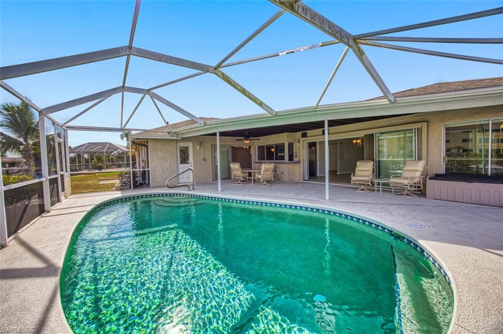 TOWN AND RIVER - Residential