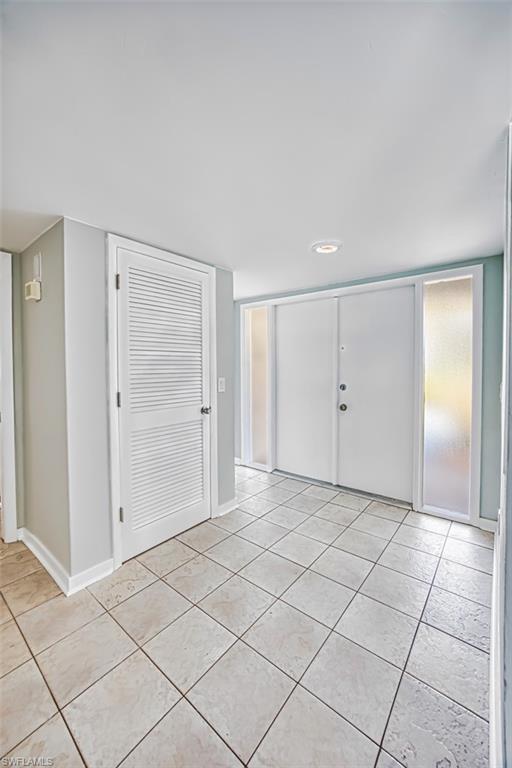 TOWN AND RIVER - Residential