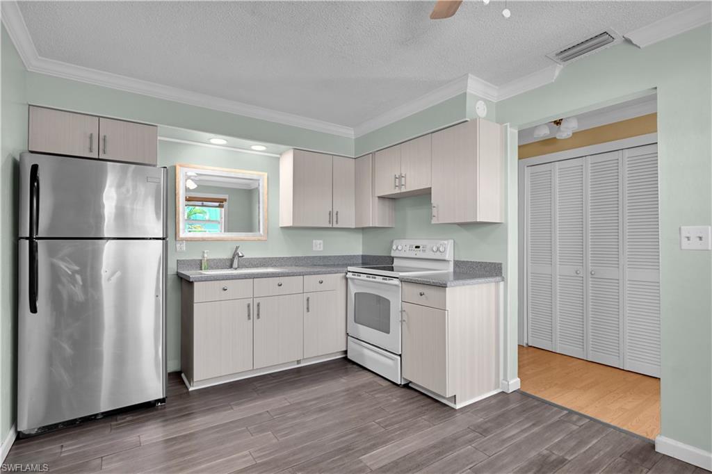 REGENCY CONDO - Residential