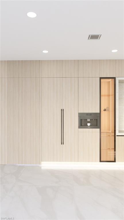 LAGUNA SHORES - Residential