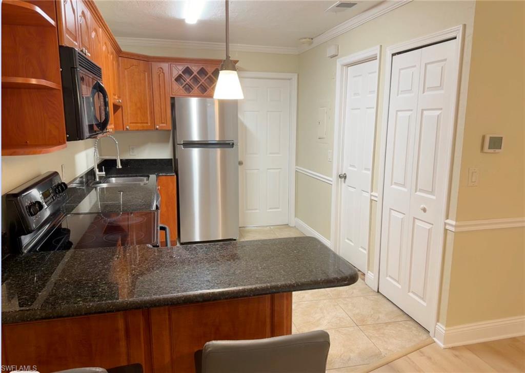 CONTEMPORARY  CONDO - Residential