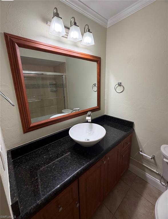 CONTEMPORARY  CONDO - Residential