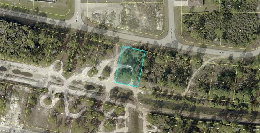 Nice quarter acre canal lot in southeast Lehigh Acres. This lot has great potential. AGENTS PLEASE READ CONFIDENTIAL NOTES.