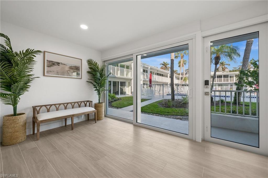 HARBOUR LIGHTS - Residential