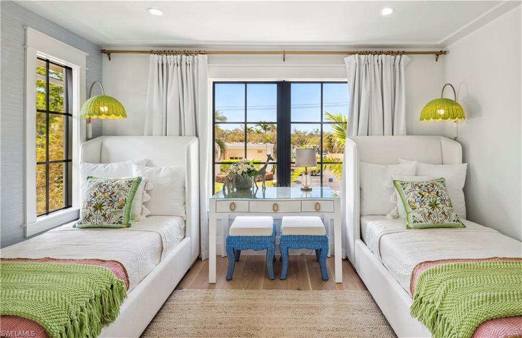 OLDE NAPLES - Residential