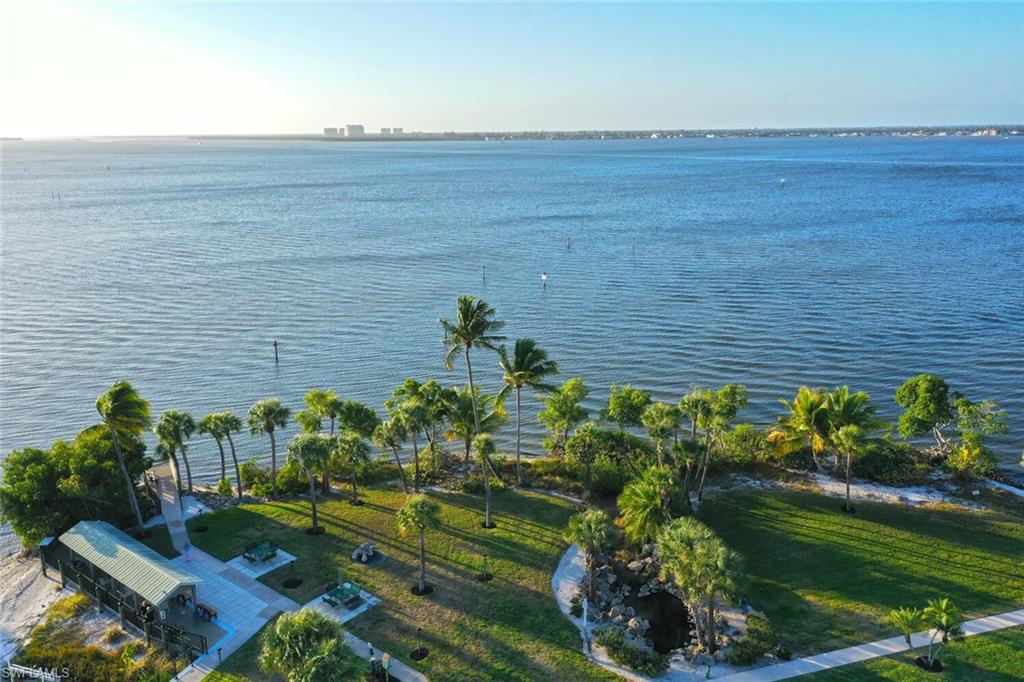 WATER'S EDGE - Residential