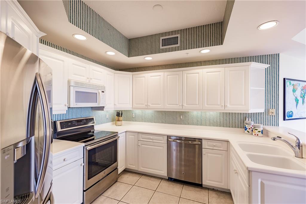 TOWER POINTE AT ARBOR TRACE - Residential