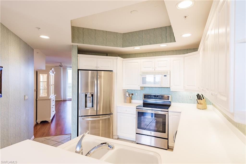 TOWER POINTE AT ARBOR TRACE - Residential