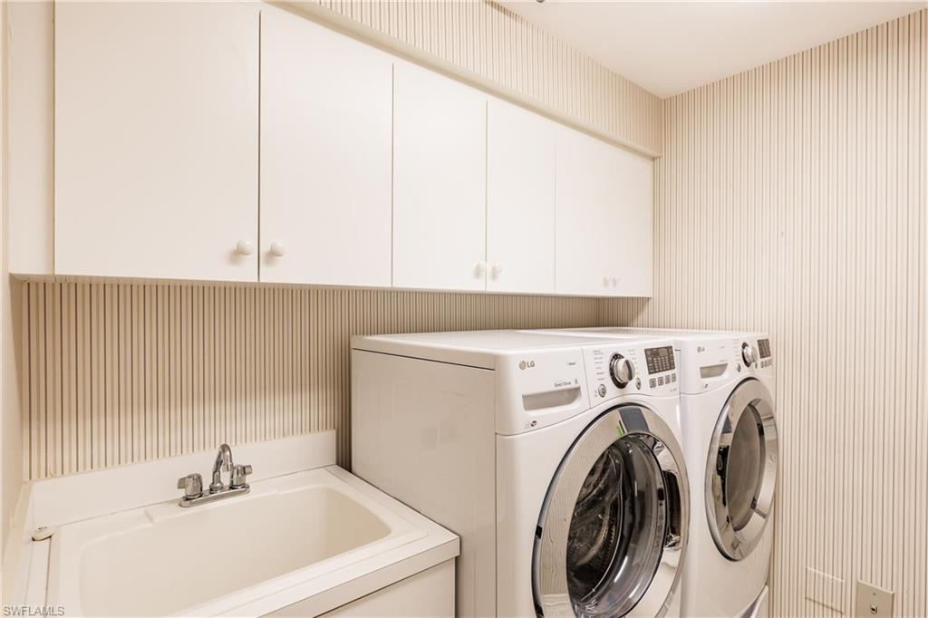 TOWER POINTE AT ARBOR TRACE - Residential