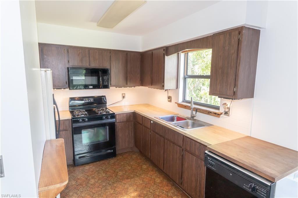 SAN CARLOS PARK - Residential