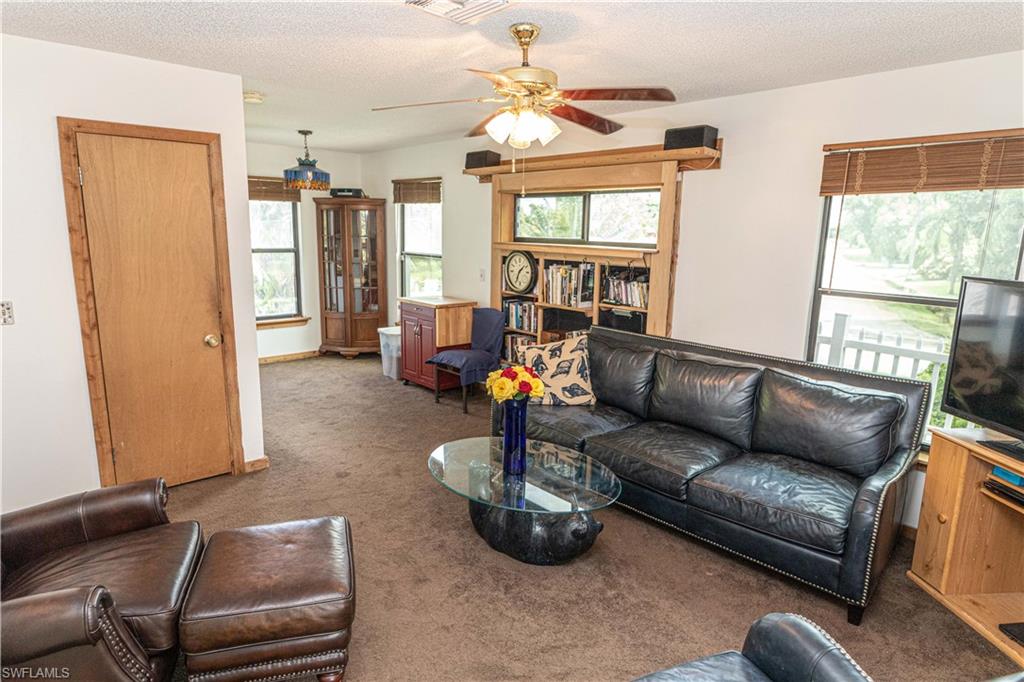 SAN CARLOS PARK - Residential