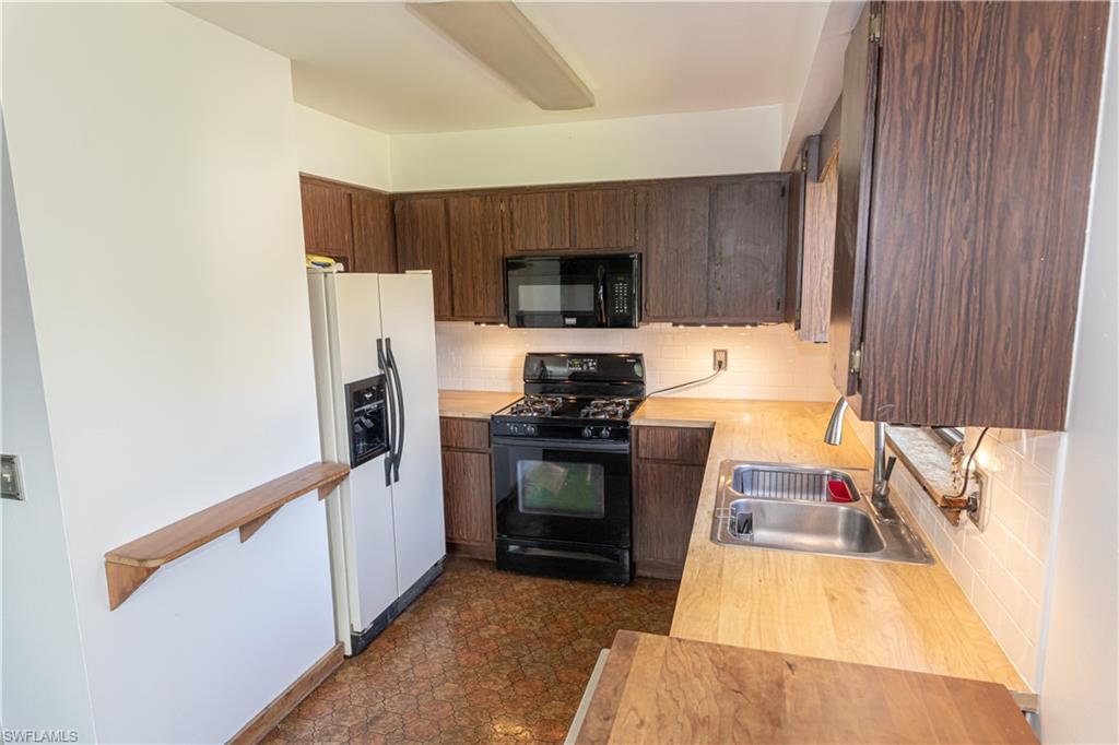 SAN CARLOS PARK - Residential