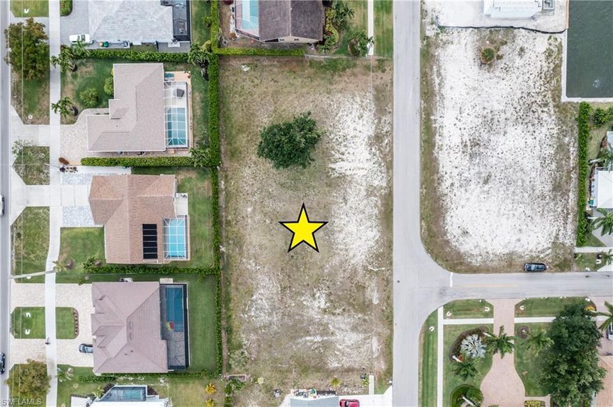 L2264 Opportunity to buy 2 inland lots next to each other. 463 Hartley also for sale.  Great location close to Town Center for shopping and restaurants and yet less than 2 miles to the famous Marco Island beach.  Build your dream home in paradise.