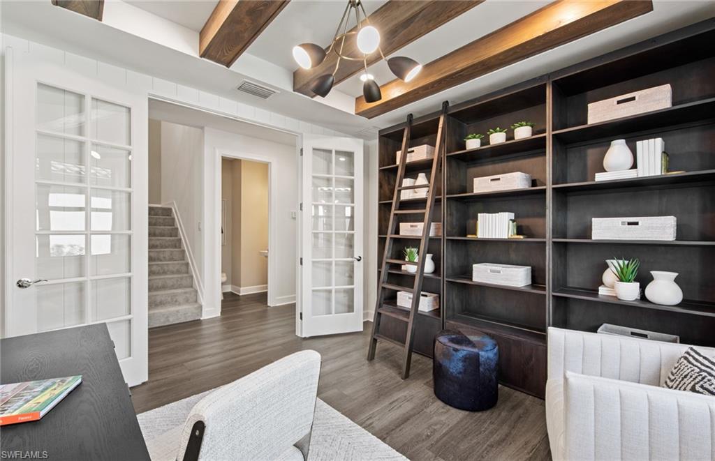 NORTHRIDGE - Residential