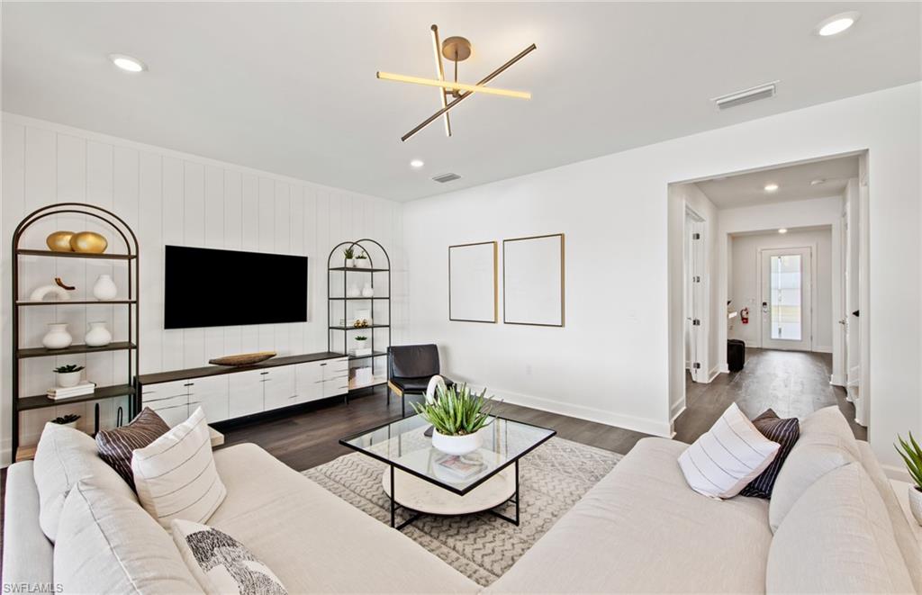 NORTHRIDGE - Residential