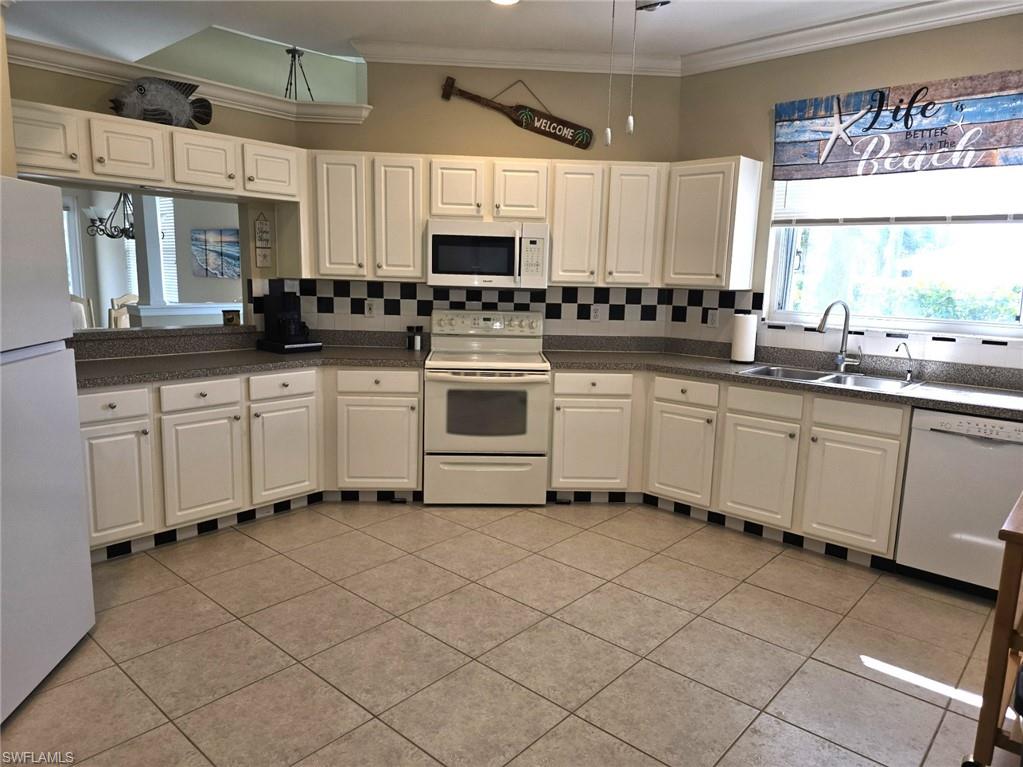 COLONY LAKES - Residential