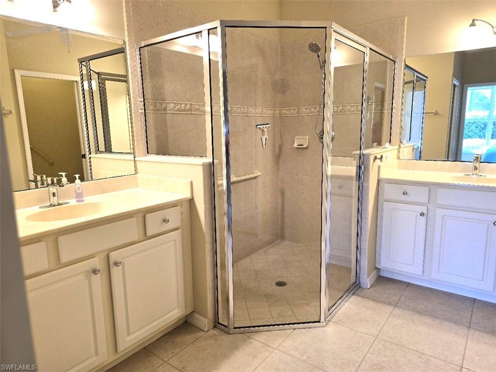 COLONY LAKES - Residential