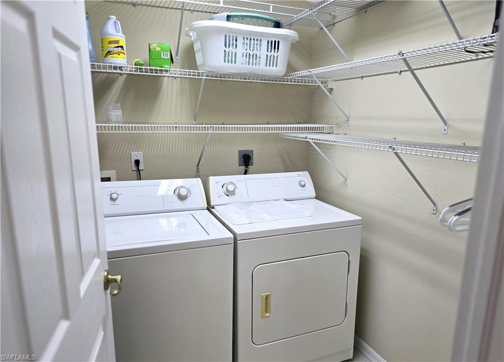 COLONY LAKES - Residential