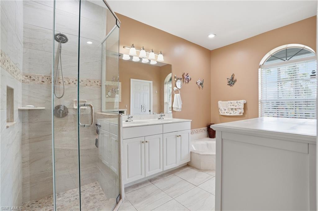 PARADISE VILLAGE - Residential