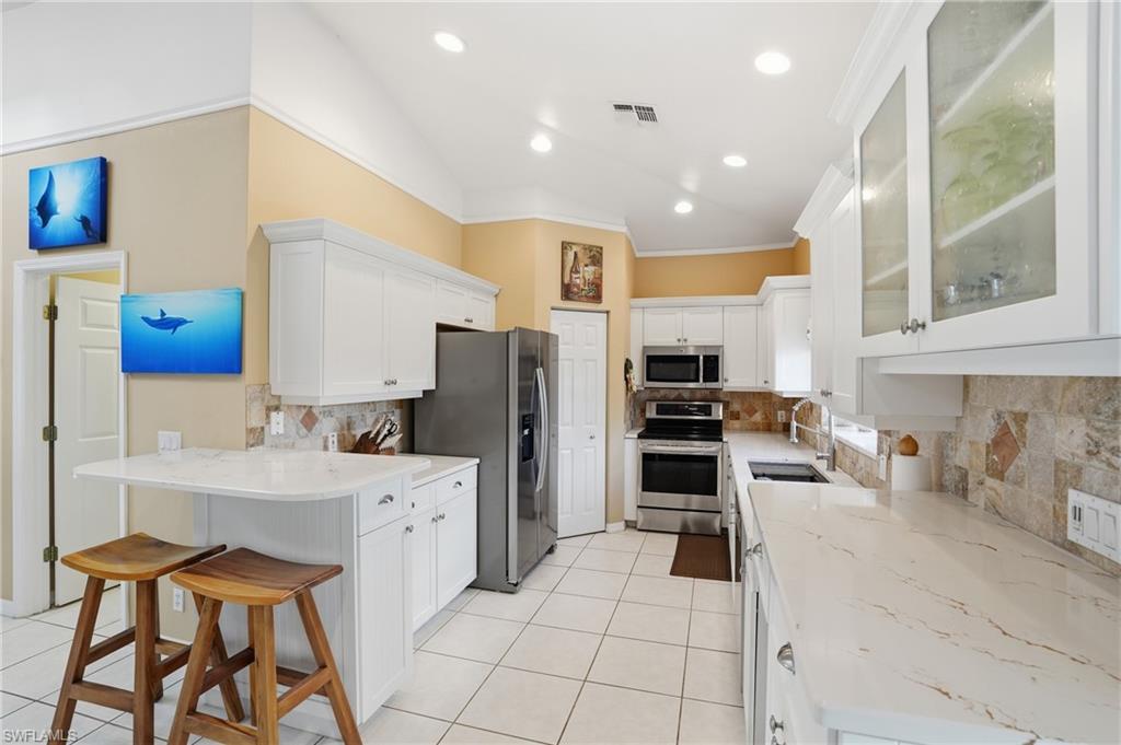 PARADISE VILLAGE - Residential