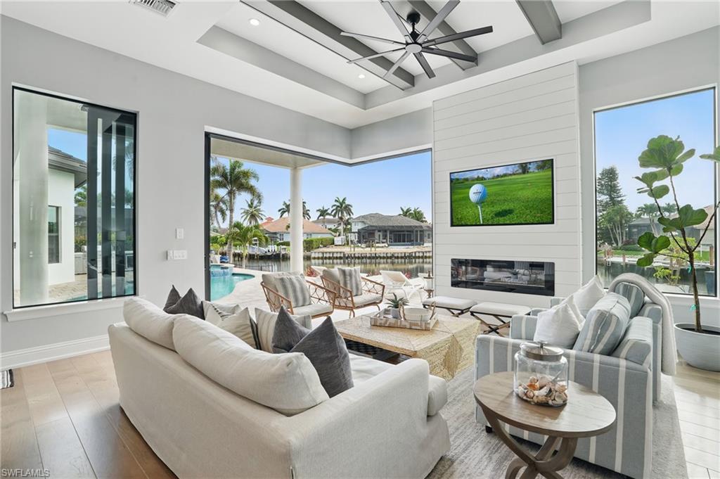 MARCO BEACH - Residential