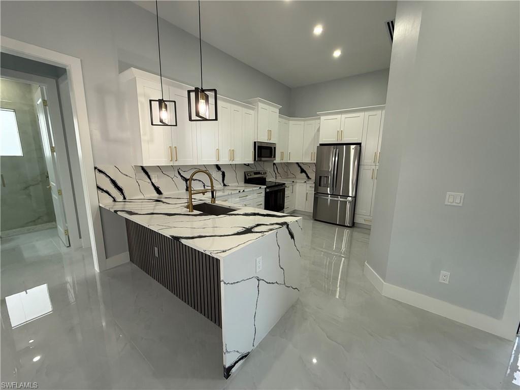 GOLDEN GATE ESTATES - Residential