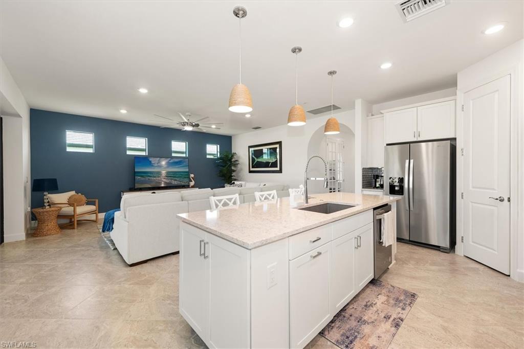 COUNTRY CLUB - Residential