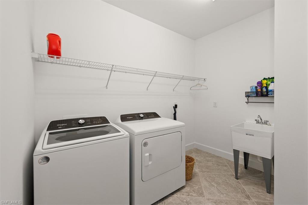 COUNTRY CLUB - Residential