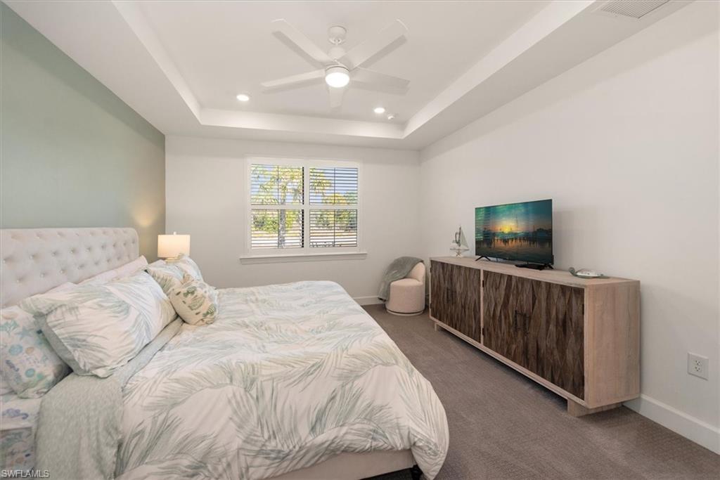 COUNTRY CLUB - Residential