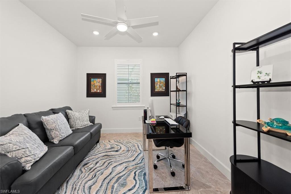 COUNTRY CLUB - Residential