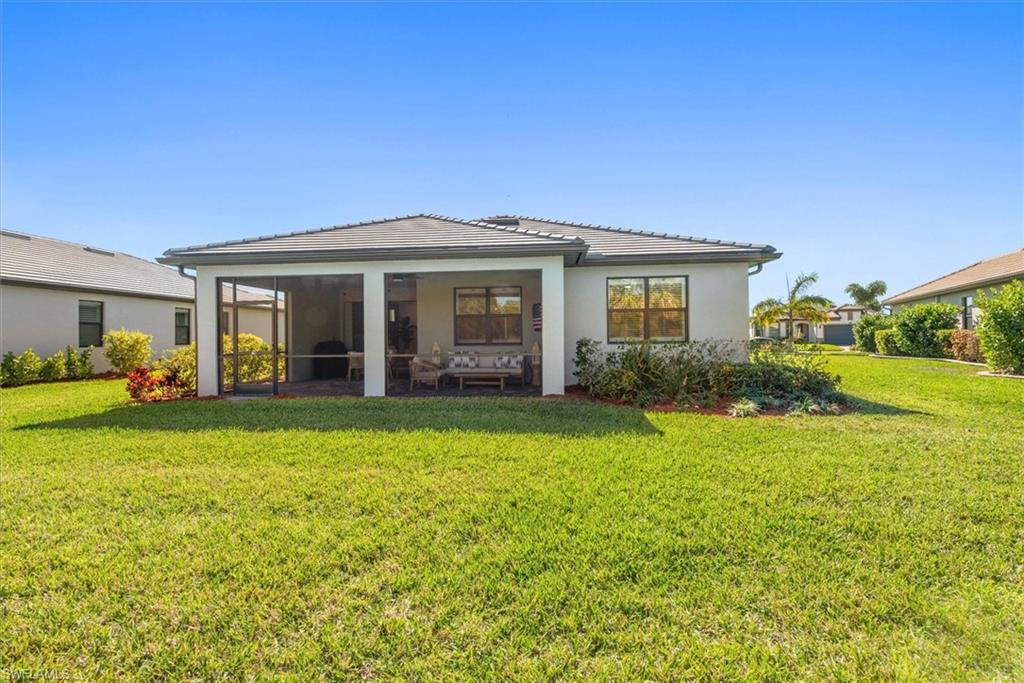 COUNTRY CLUB - Residential