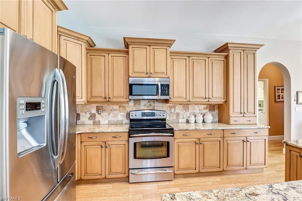 LIVINGSTON WOODS - Residential