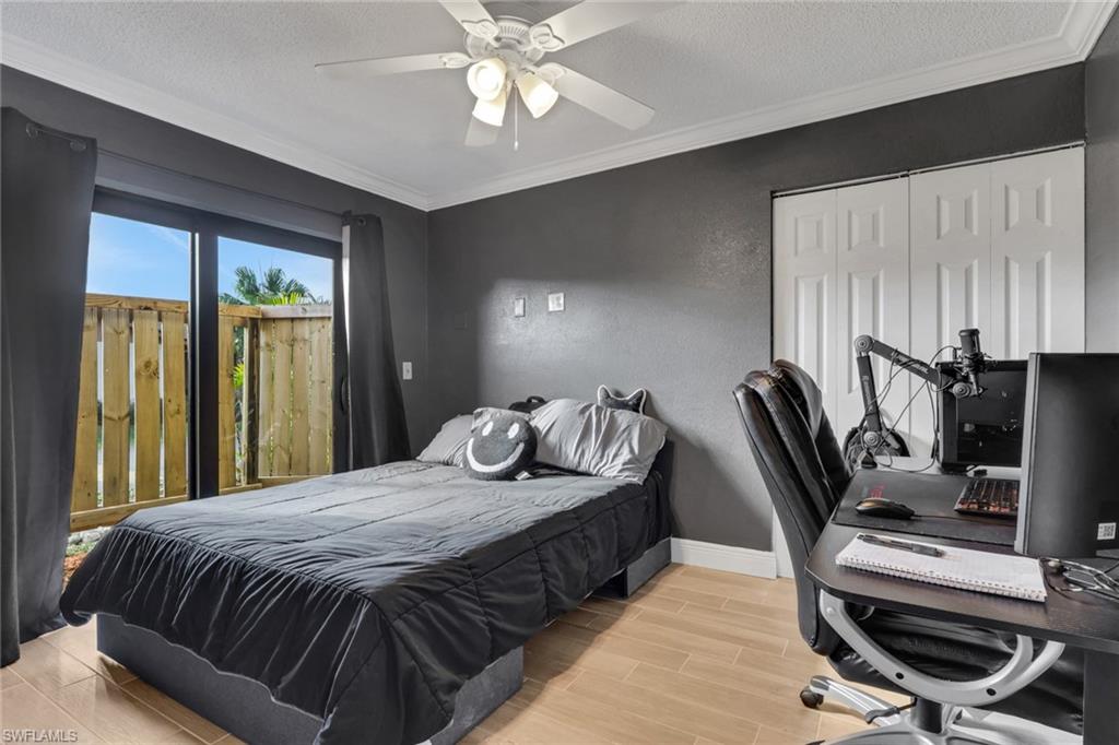 ROYAL WOODS - Residential