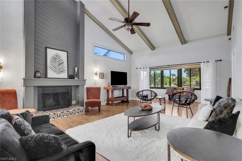 ROYAL WOODS - Residential