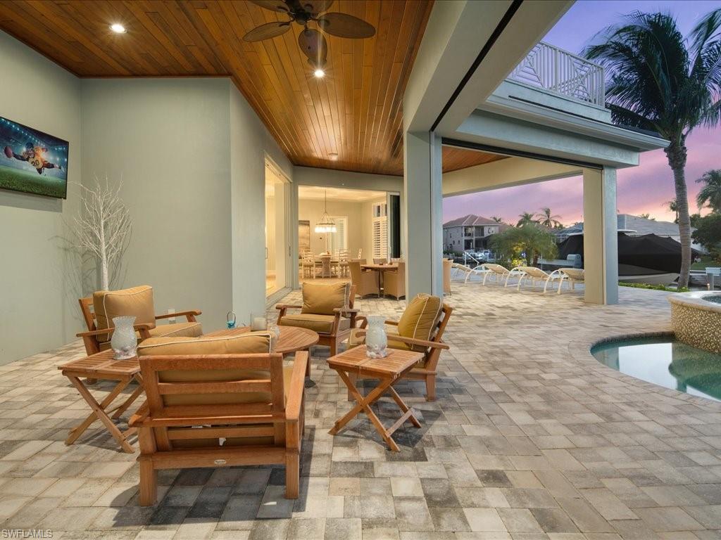 MARCO BEACH - Residential