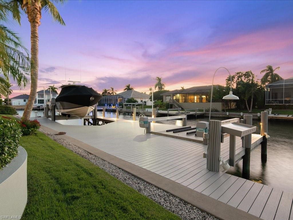 MARCO BEACH - Residential