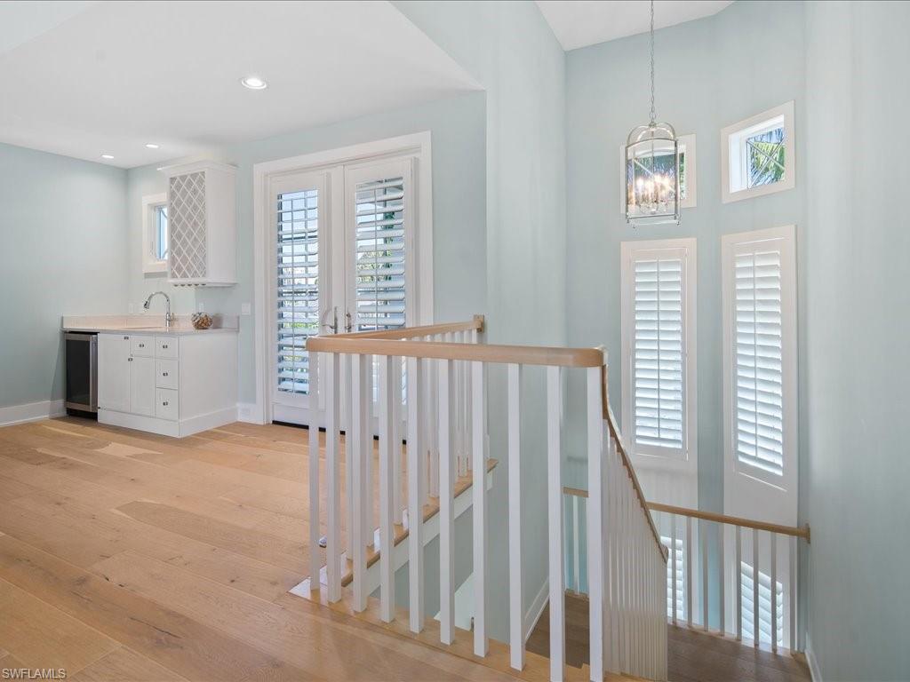 MARCO BEACH - Residential