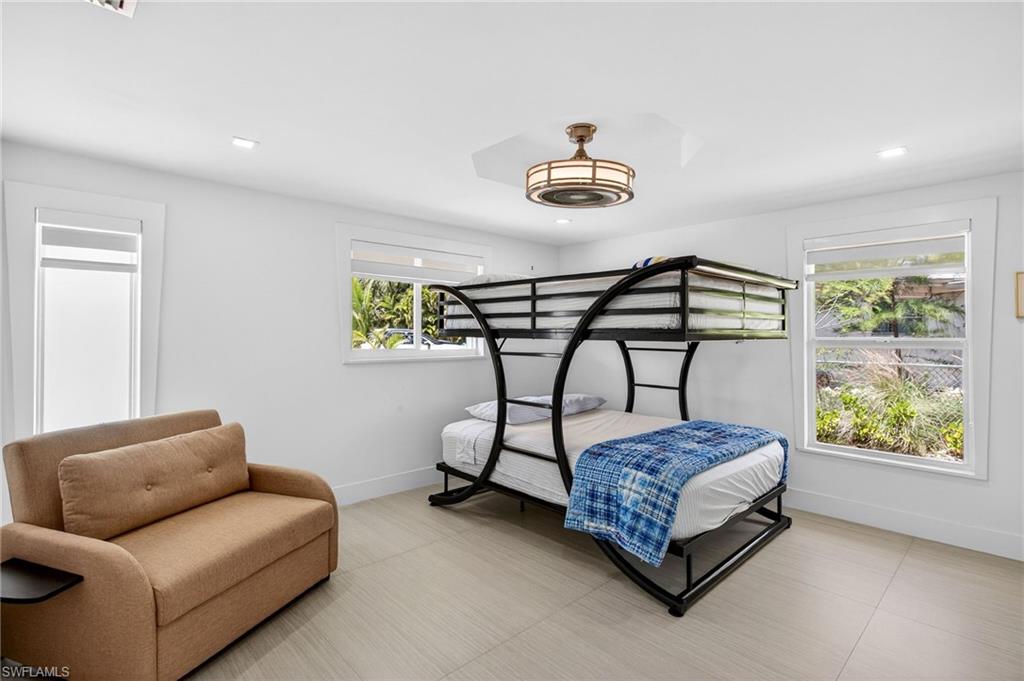 SANIBEL LAKE ESTATES - Residential