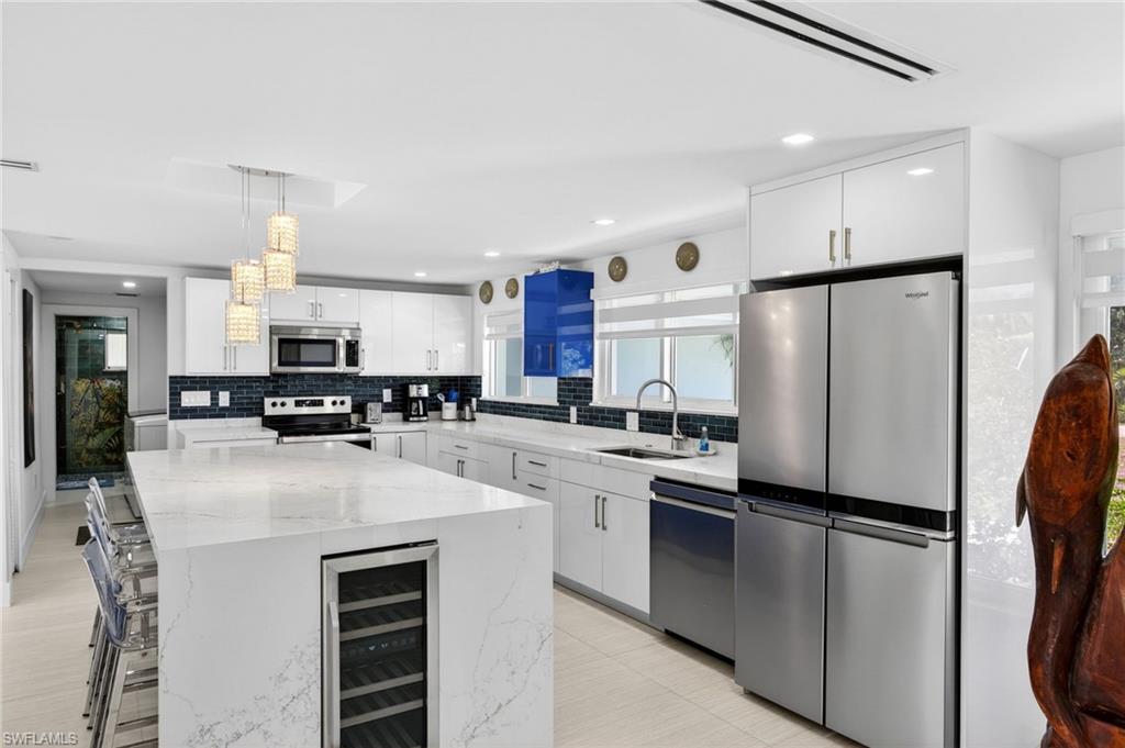 SANIBEL LAKE ESTATES - Residential