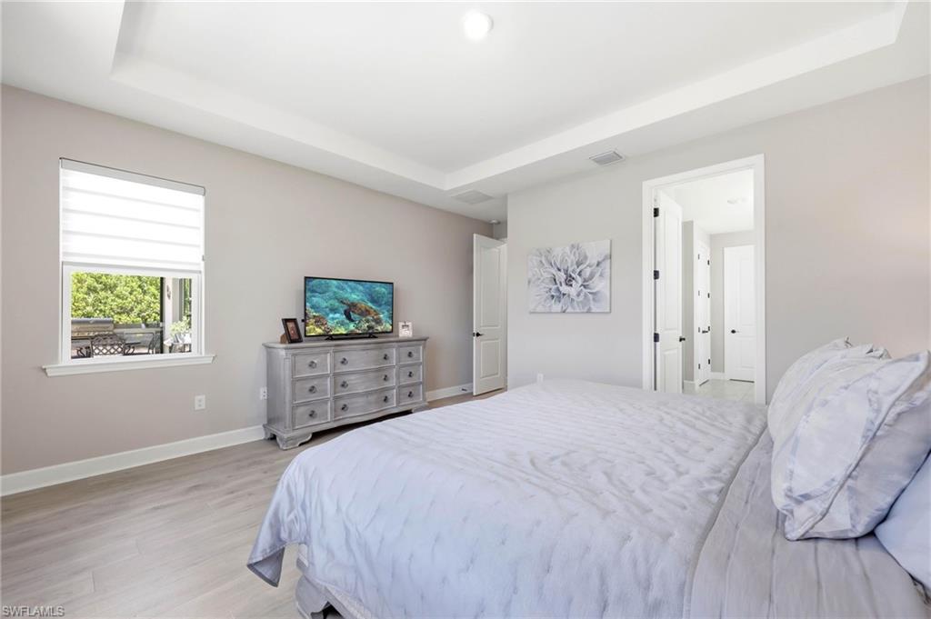 VALENCIA LAKES - Residential