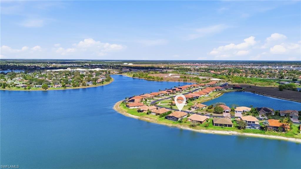 VALENCIA LAKES - Residential