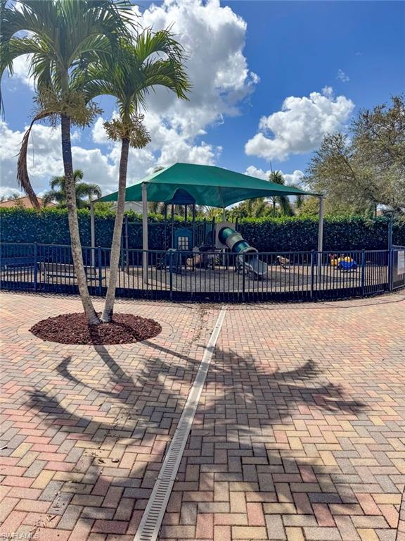 VALENCIA LAKES - Residential