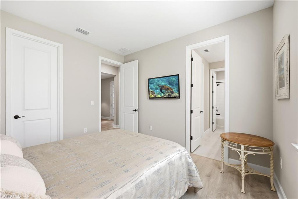 VALENCIA LAKES - Residential