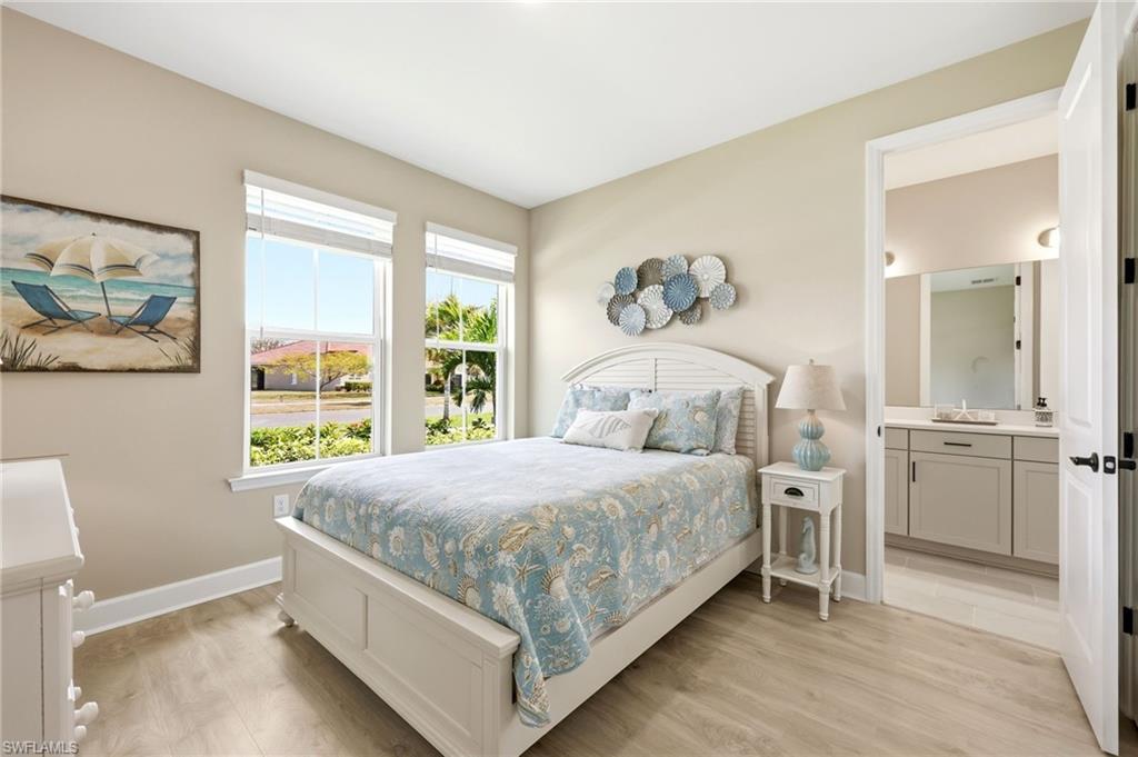 VALENCIA LAKES - Residential