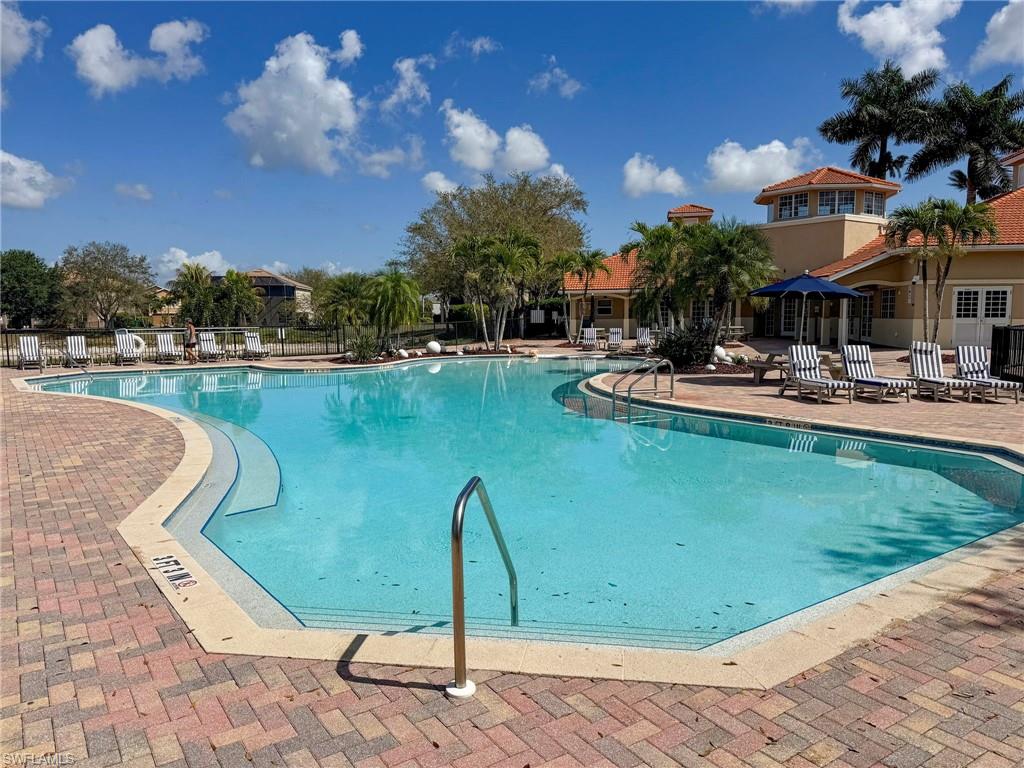 VALENCIA LAKES - Residential