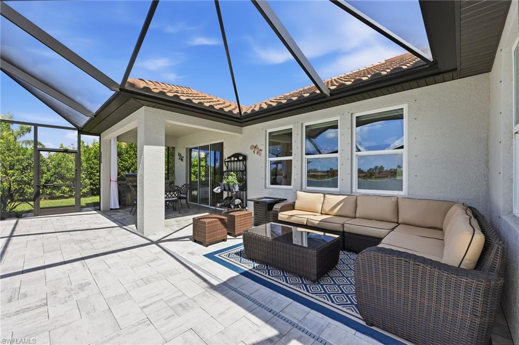 VALENCIA LAKES - Residential