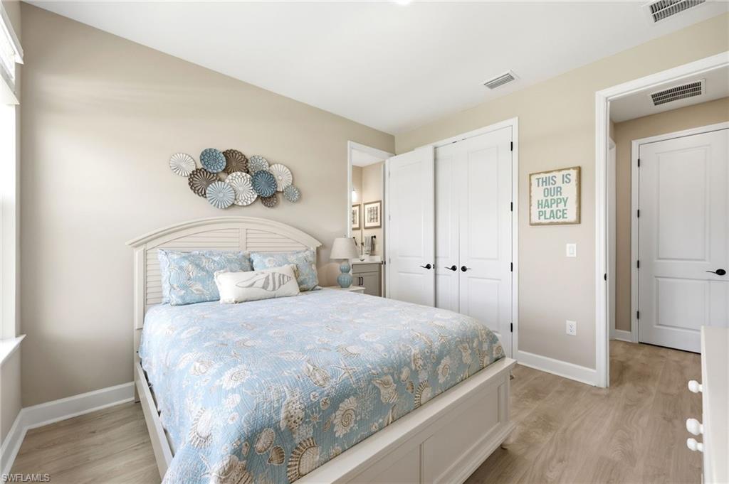 VALENCIA LAKES - Residential