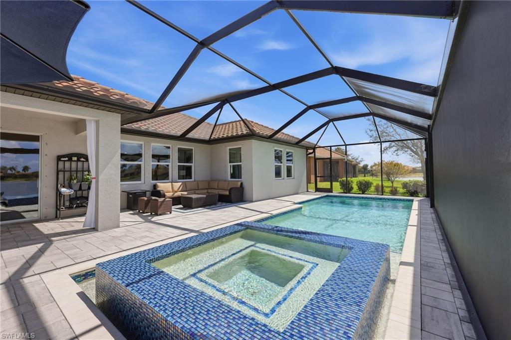 VALENCIA LAKES - Residential